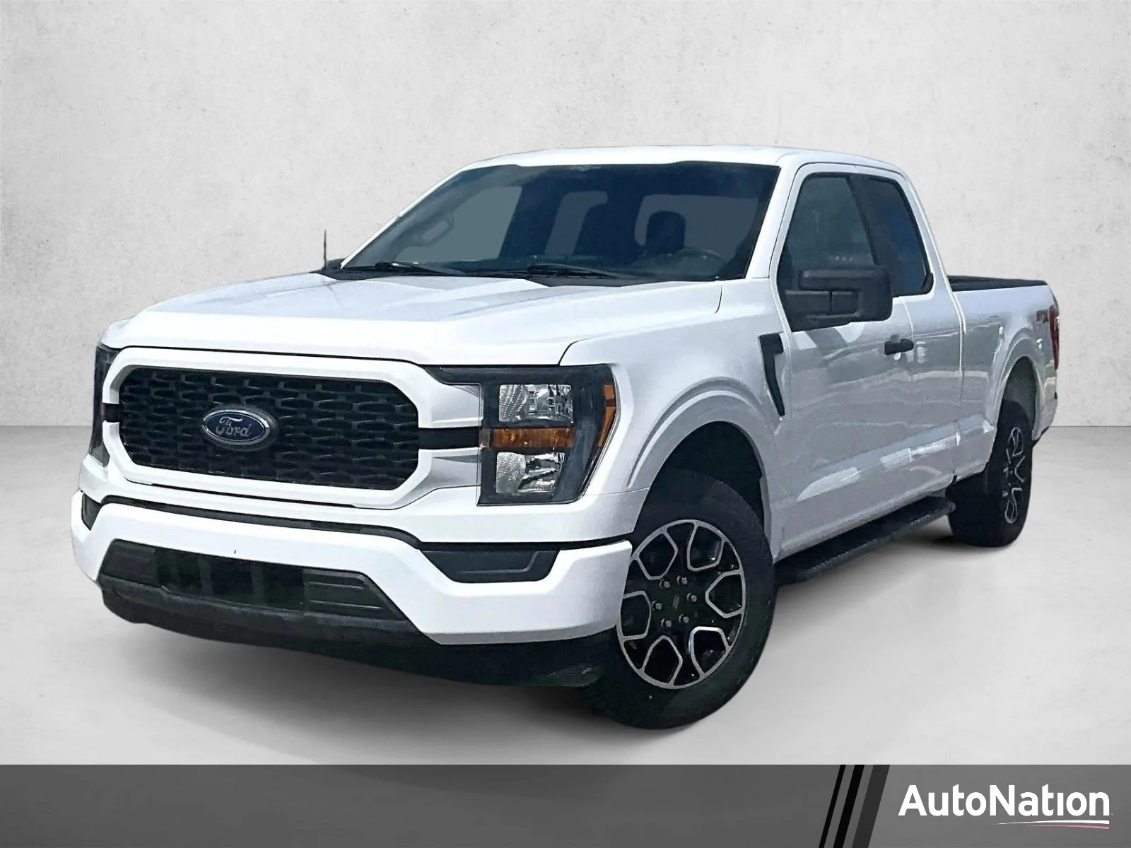 Used 2023 Oxford White Ford XL image 1