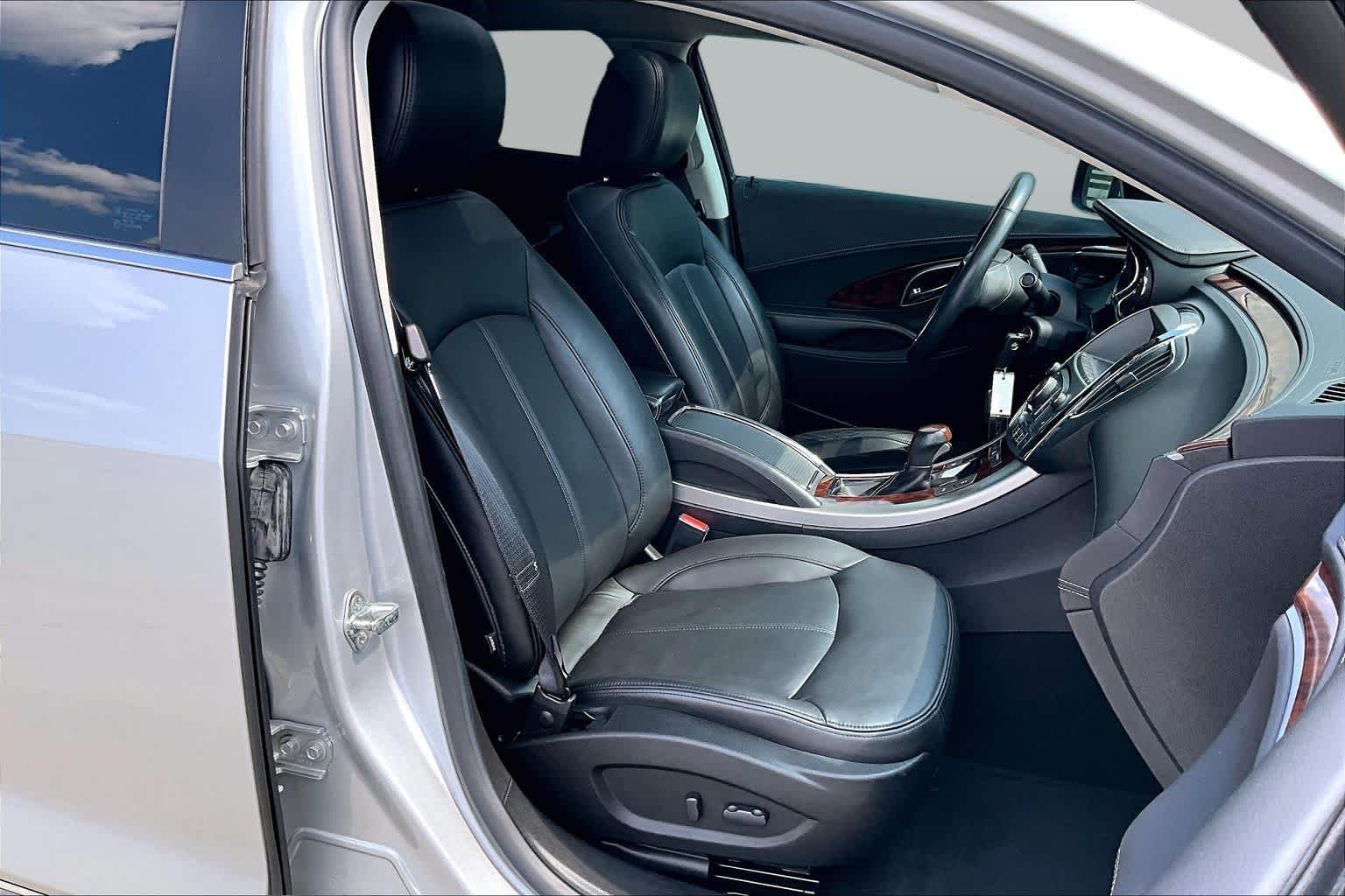 Used 2011 Quicksilver Metallic Buick CXL image 8