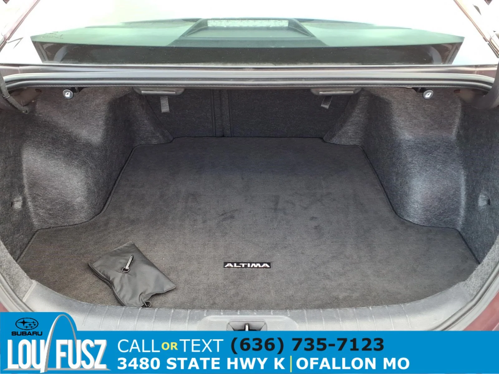 Used 2025 Garnet Pearl Metallic Nissan SV image 28