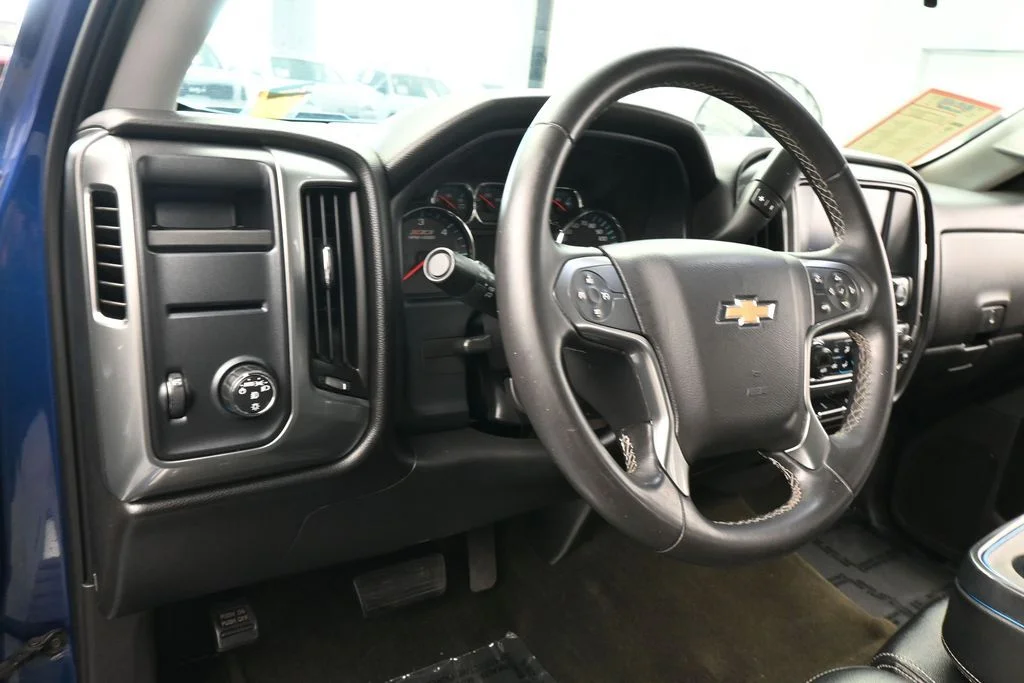 Used 2016 Deep Ocean Blue Metallic Chevrolet LT image 14
