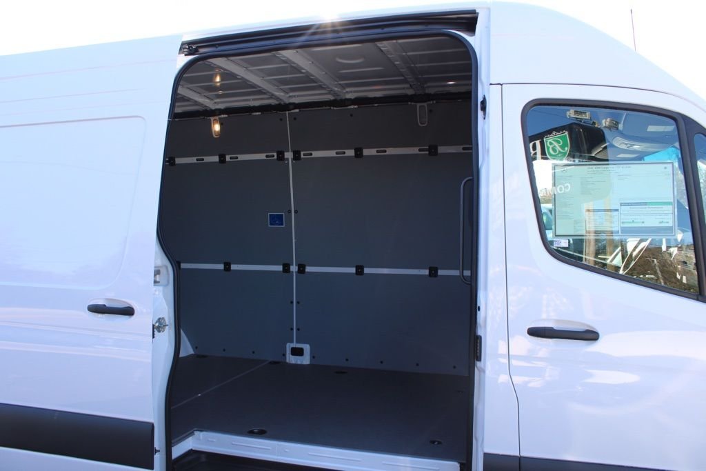 New 2026 Arctic White Mercedes-Benz Cargo 170 WB image 38