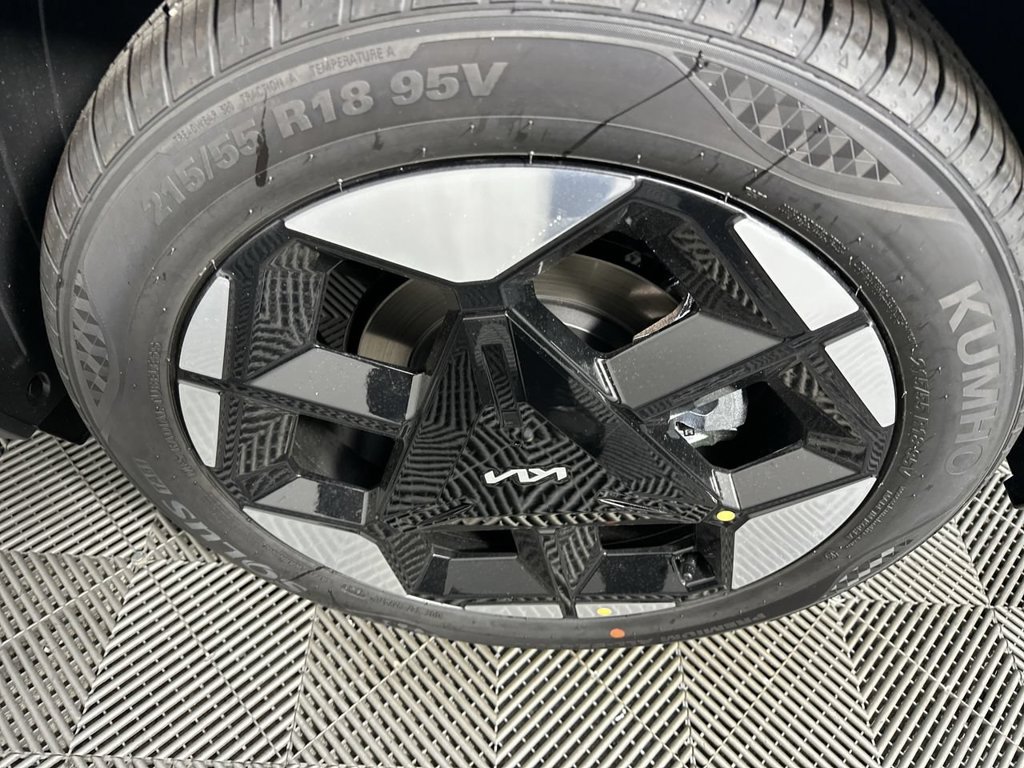 New 2027 Pale Gray Kia S image 21