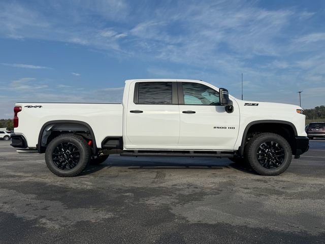 2026 Chevrolet Silverado 2500HD Custom photo 4