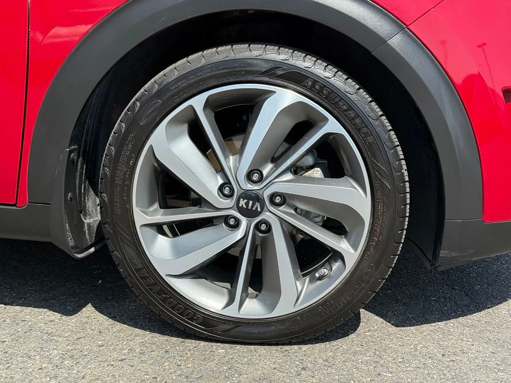 Used 2018 Red Kia Touring image 14