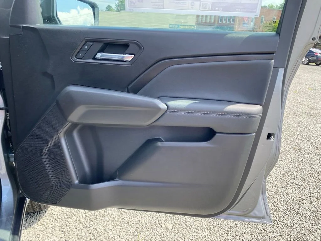 2025 Chevrolet Colorado LT - Photo 21