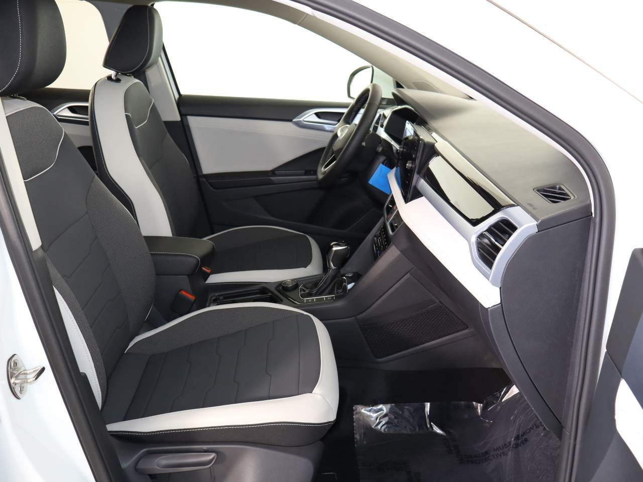New 2026 Pure White Volkswagen SE 4Motion image 12