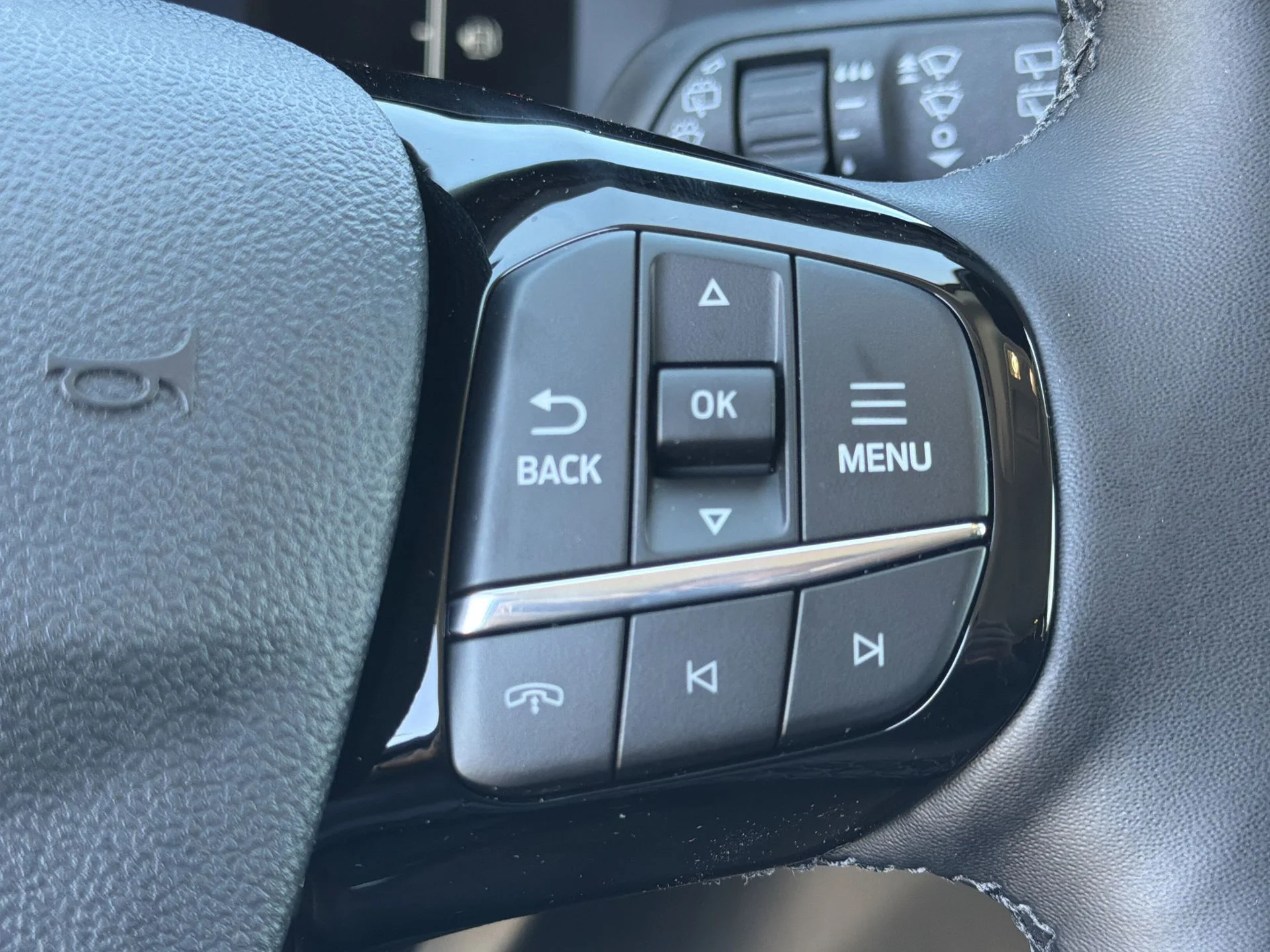 New 2026 Oxford White Ford Active® image 12