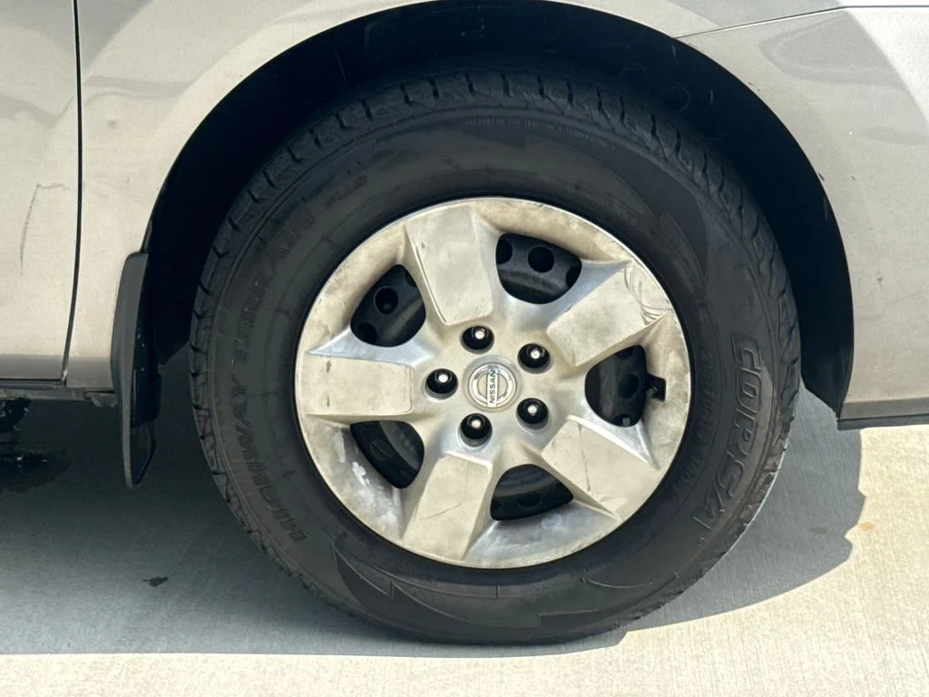 Used 2014 Platinum Graphite Nissan S image 11