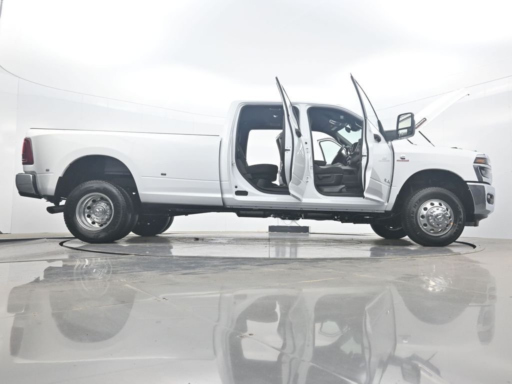 New 2026 Bright White Clear-Coat Exterior Paint RAM Big Horn image 47