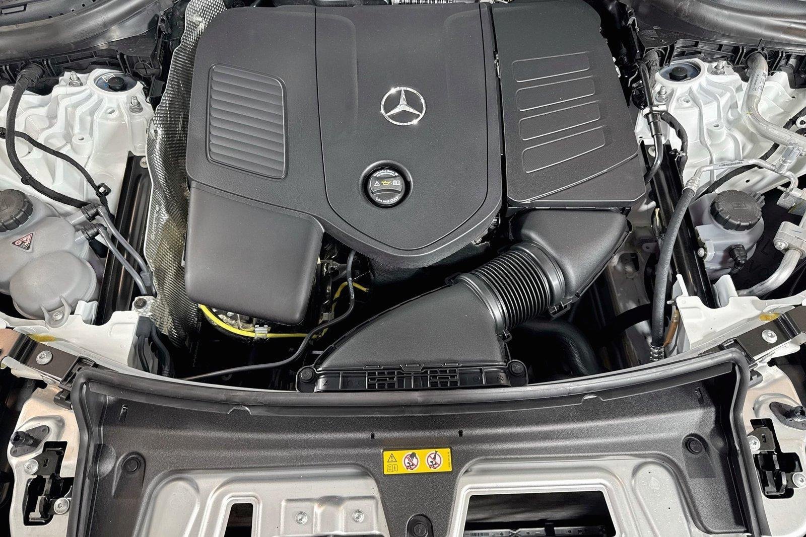 New 2026 Polar White Mercedes-Benz GLC 300 image 28