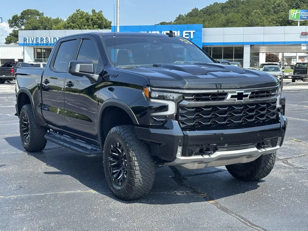 Used 2025 Black Chevrolet ZR2 image 4