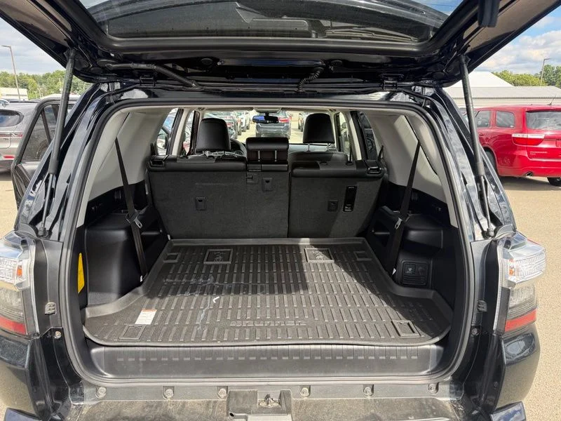 Used 2018 Black Toyota SR5 Premium image 7