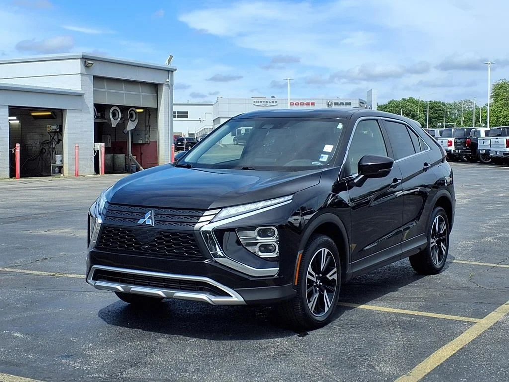 Used 2024 Black Mitsubishi  image 2