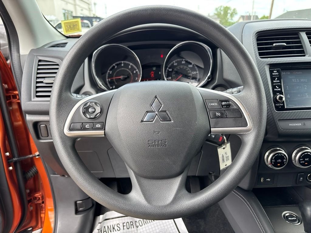 Used 2024  Mitsubishi 2.0 ES image 22