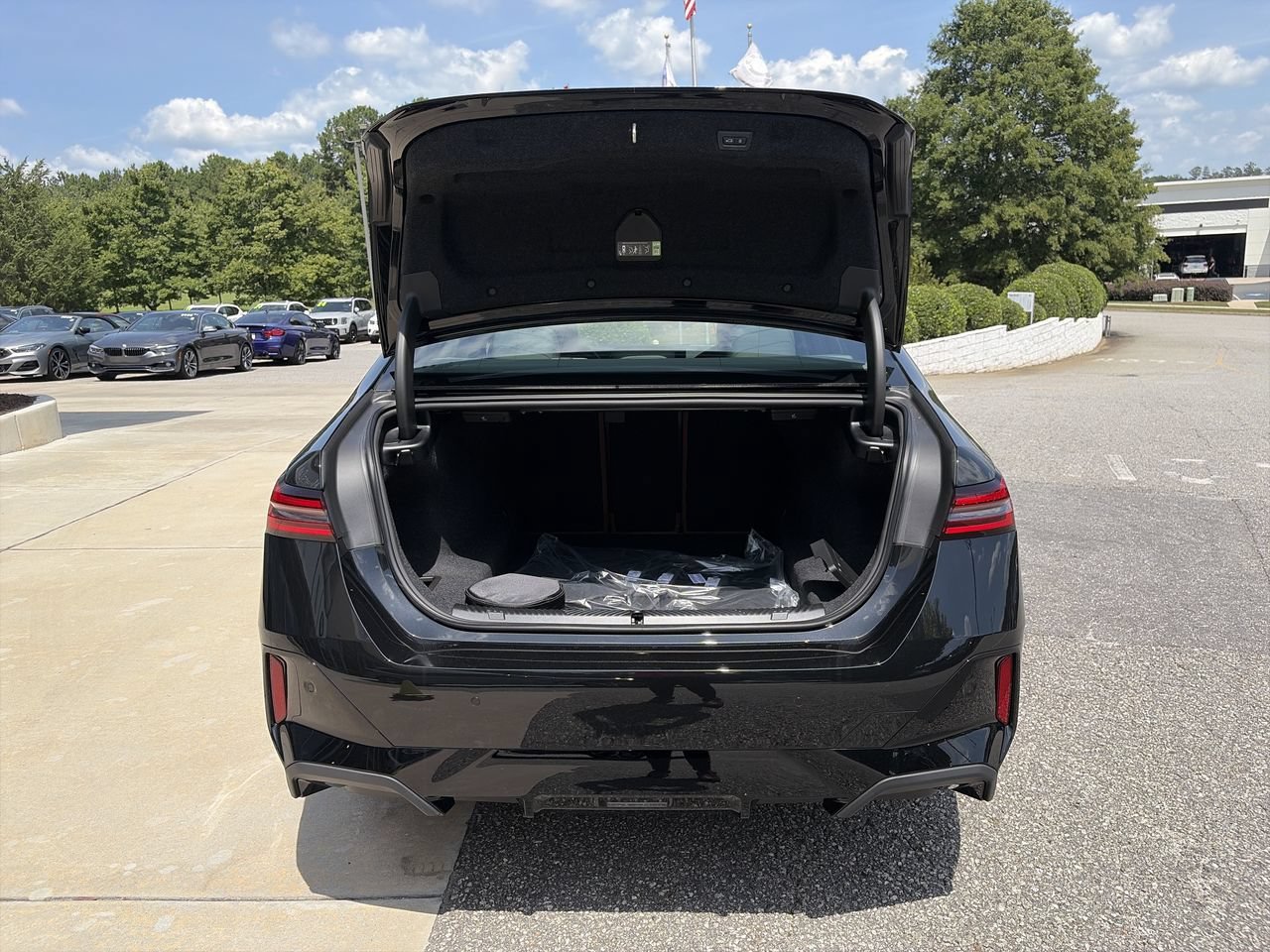 New 2027 Black Sapphire Metallic BMW 530i image 34