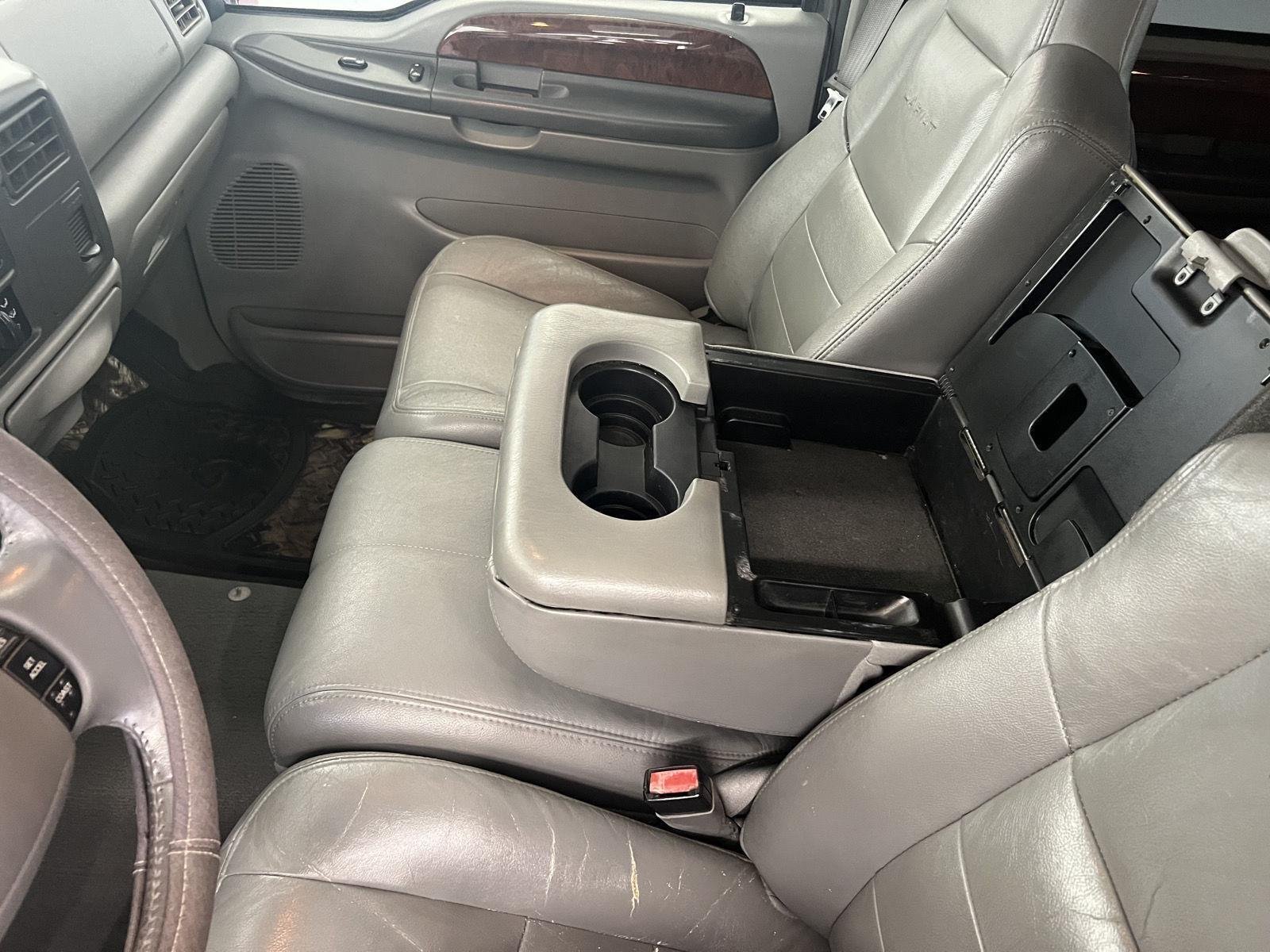Used 2004 Gray Ford XL image 18