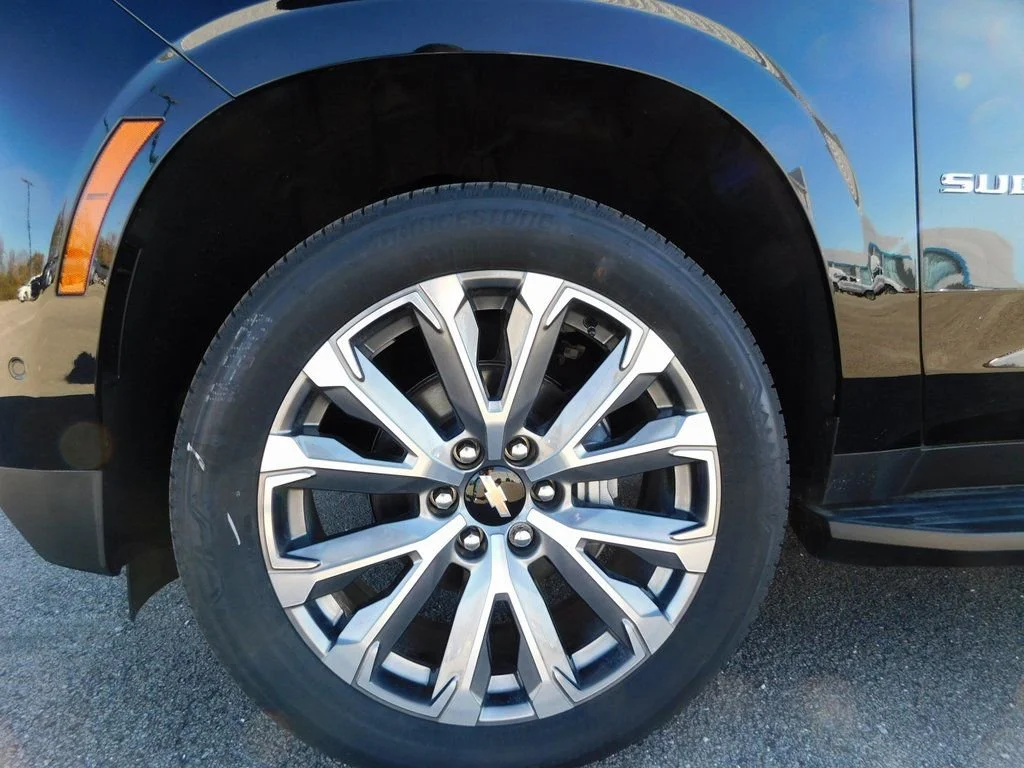 2025 Chevrolet Suburban High Country - Photo 10