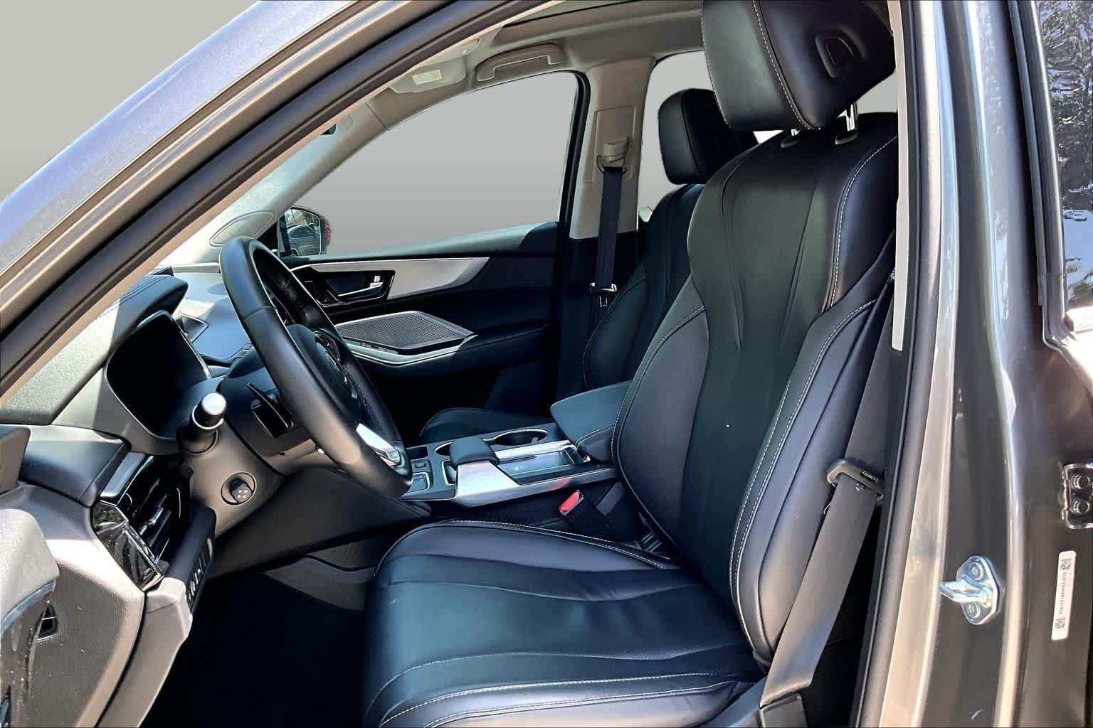 Used 2024 Liquid Carbon Metallic Acura w/Technology Package image 8