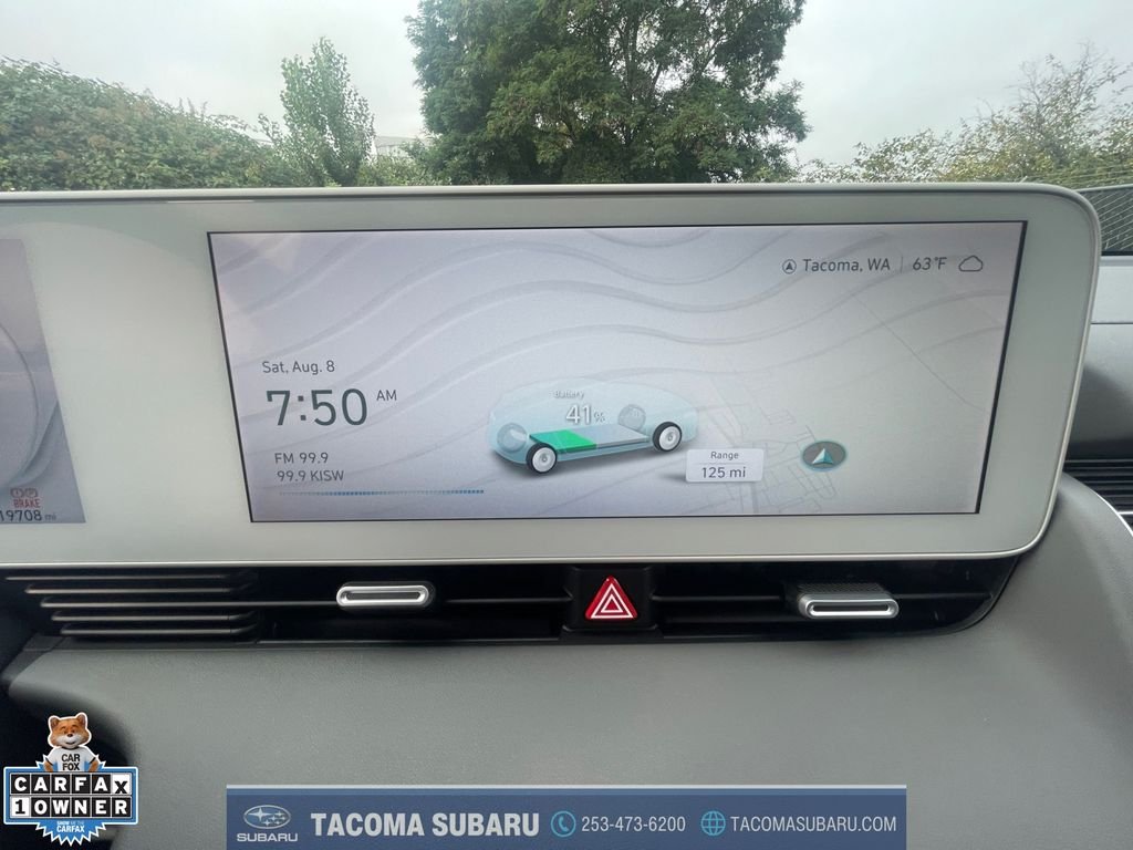 Used 2024 White Hyundai SEL image 21