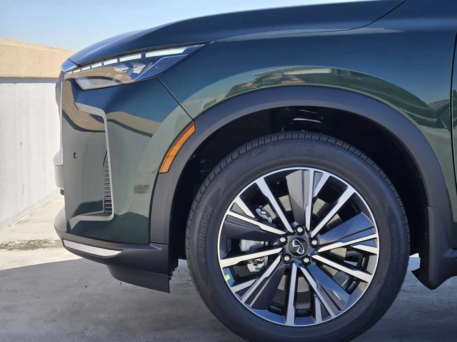 Certified Used 2026 Deep Emerald INFINITI LUXE image 8