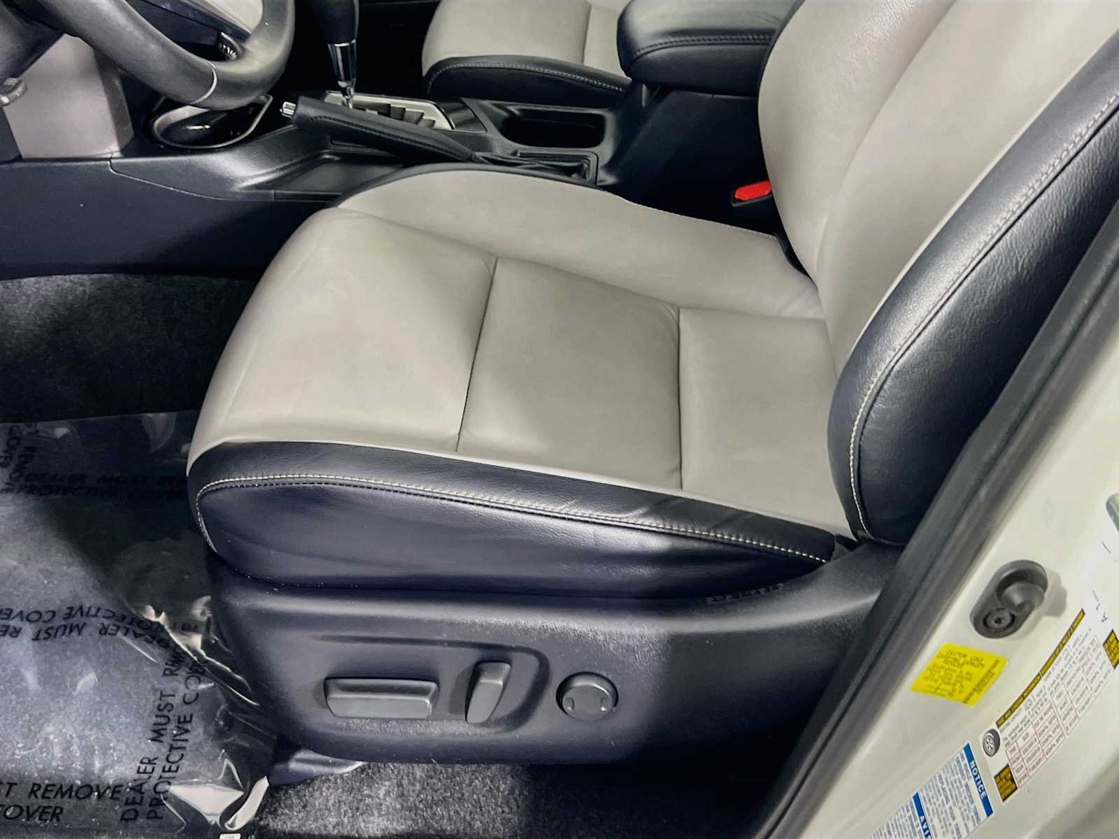 Used 2018 Blizzard Pearl Toyota Limited image 20