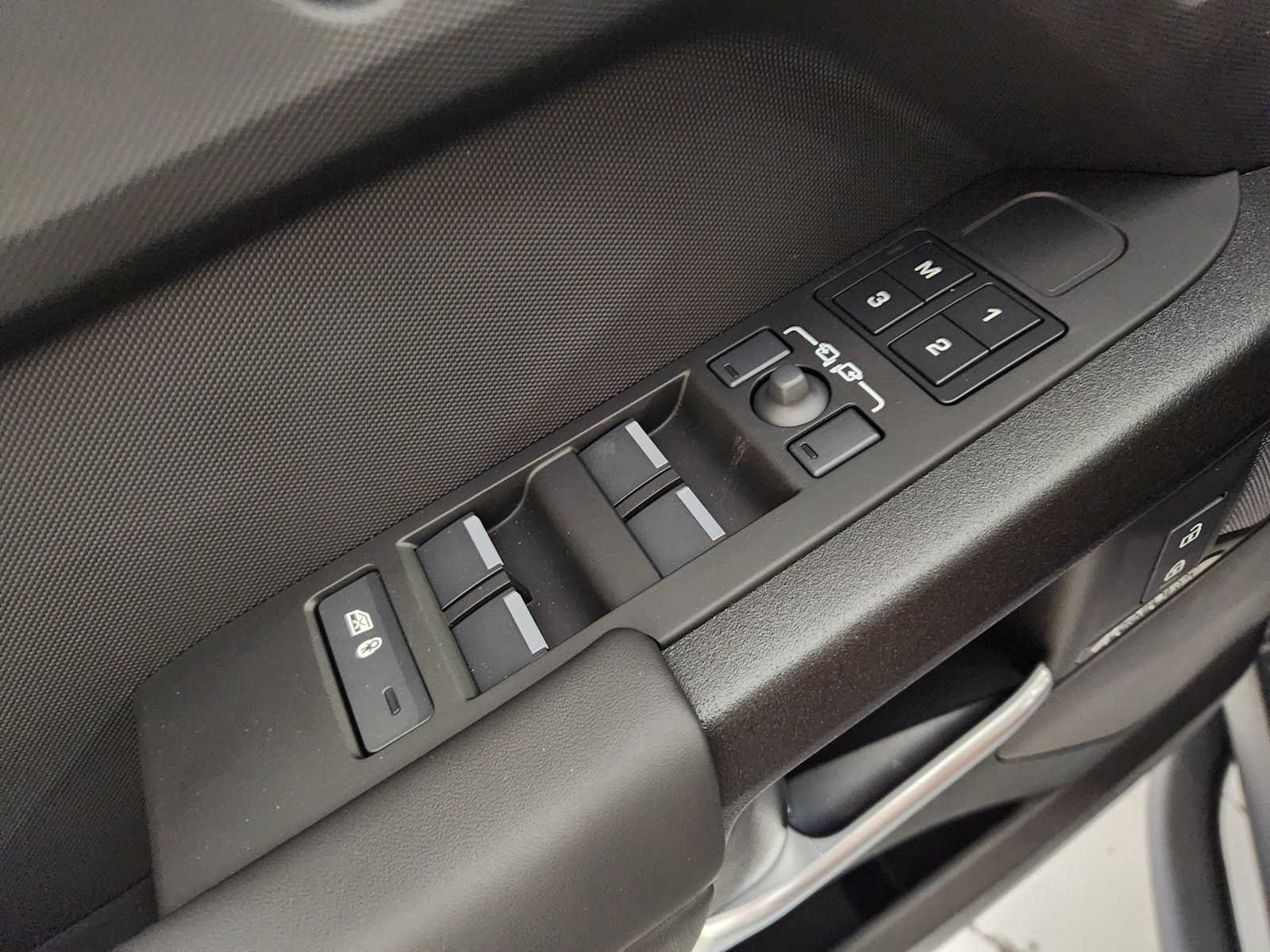 New 2026 Fuji White Land Rover V8 image 23