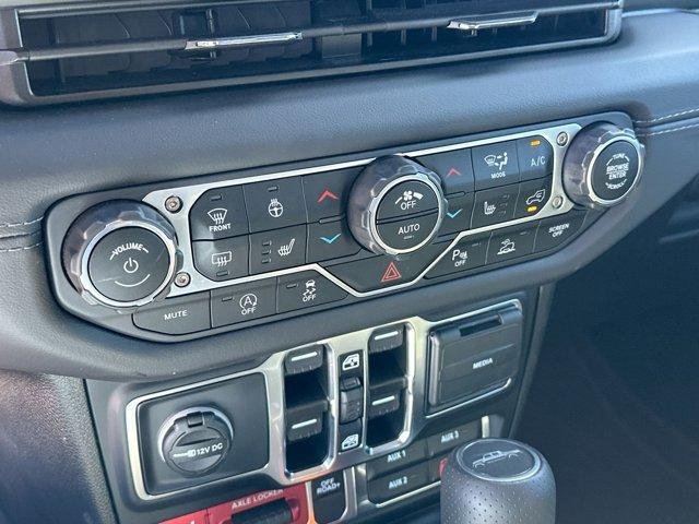 Used 2025 Black Jeep Mojave X image 19