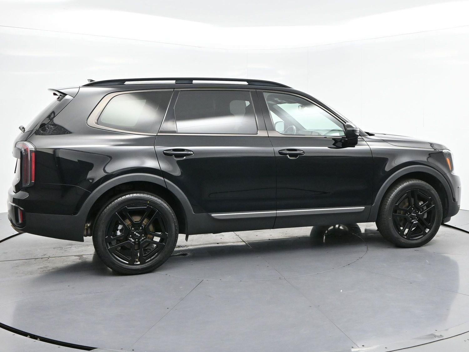 Used 2023 Ebony Black Kia EX X-Line image 8