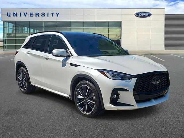Used 2025 White INFINITI SPORT image 1