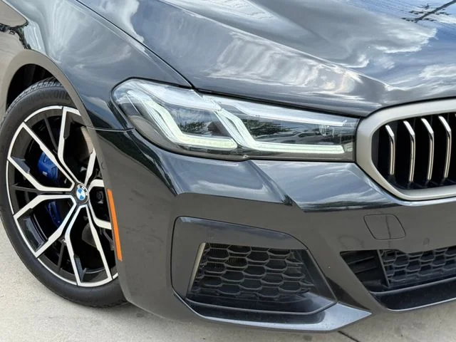 Used 2023 Black BMW M550i xDrive image 3