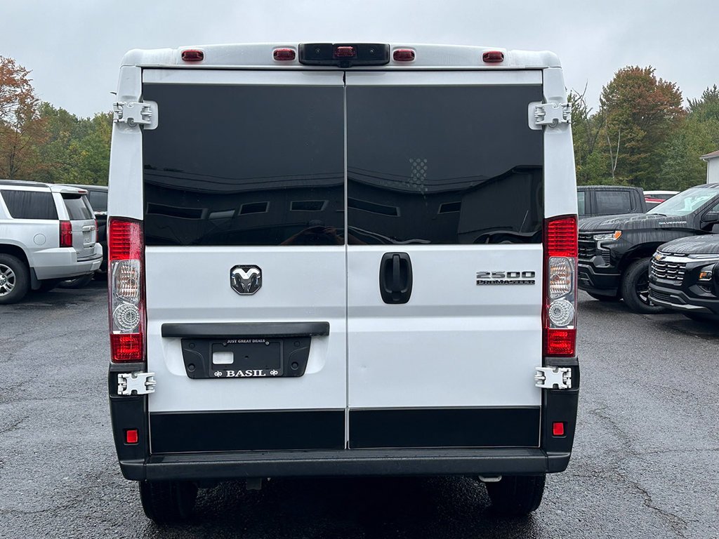 Used 2025 White Ram Base image 12