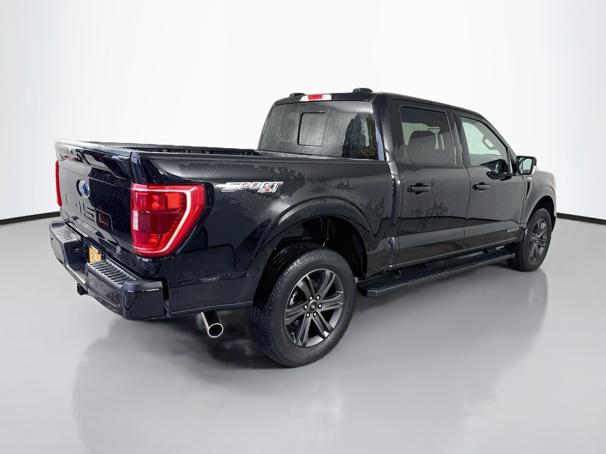 Used 2023 Agate Black Metallic Ford XLT image 7