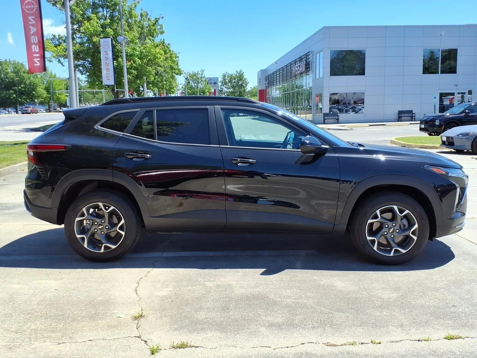 Used 2025 Mosaic Black Metallic Chevrolet LT image 6
