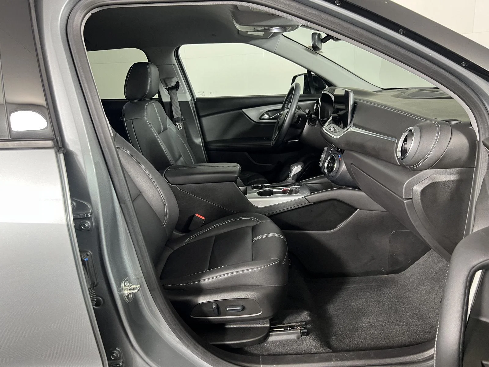 Used 2024 Sterling Gray Metallic Chevrolet LT image 13