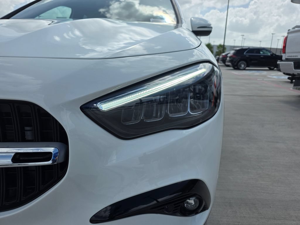 New 2026 Polar White Mercedes-Benz GLA 250 image 39