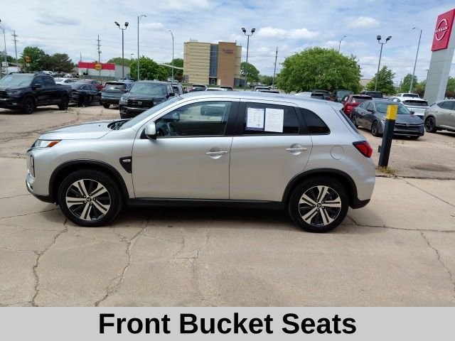 Used 2025 Black Mitsubishi 2.0 ES image 8