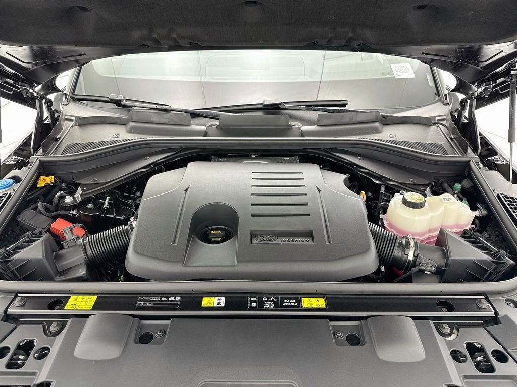 New 2026 Santorini Black Land Rover Dynamic SE image 28