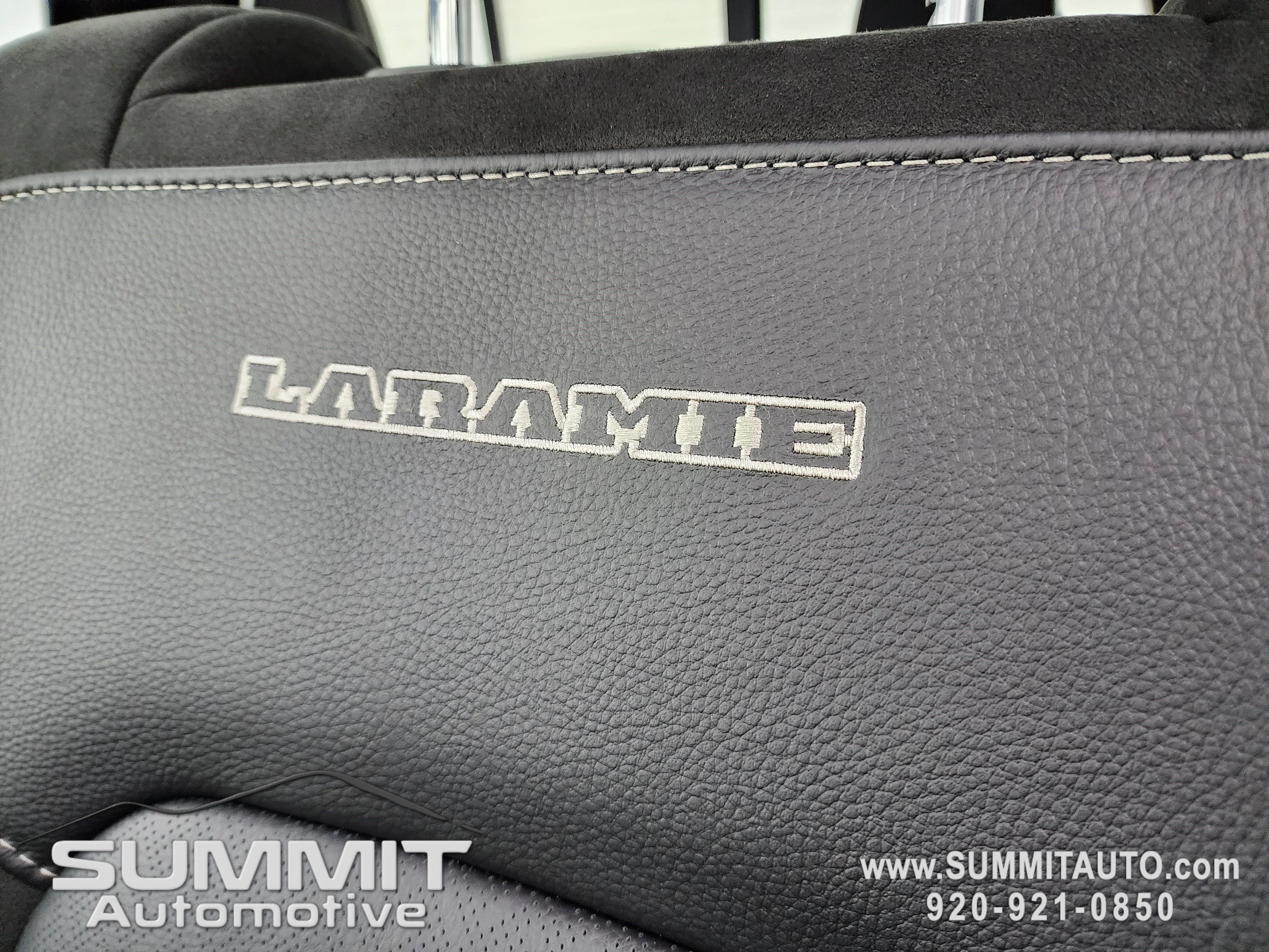 New 2026 Granite Crystal Metallic Clear-Coat Exterior Paint RAM Laramie image 52