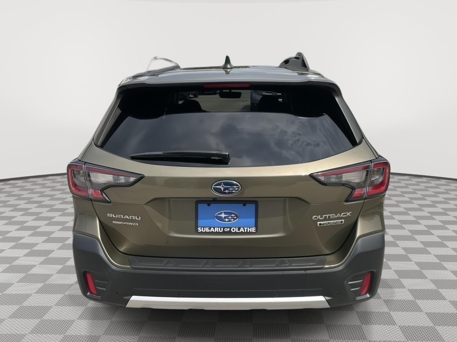 Used 2020 Autumn Green Metallic Subaru Touring image 14