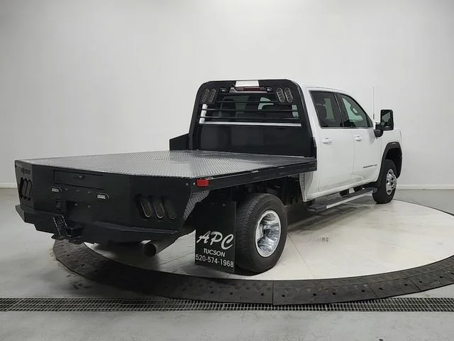 Used 2025 White GMC SLE image 7
