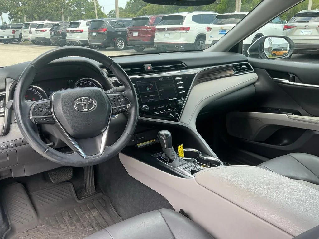 Used 2020 Beige Toyota XLE image 31