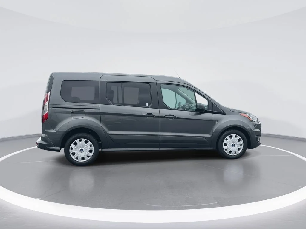 Used 2023 Gray Ford XLT image 9