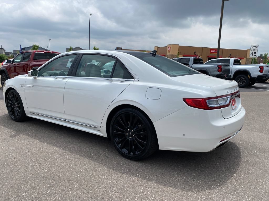 Used 2020  Lincoln Reserve image 3