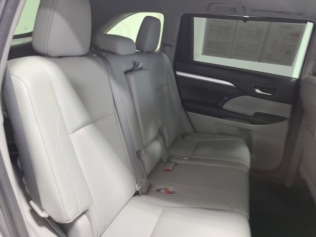 Used 2015 Predawn Gray Mica Toyota XLE image 14