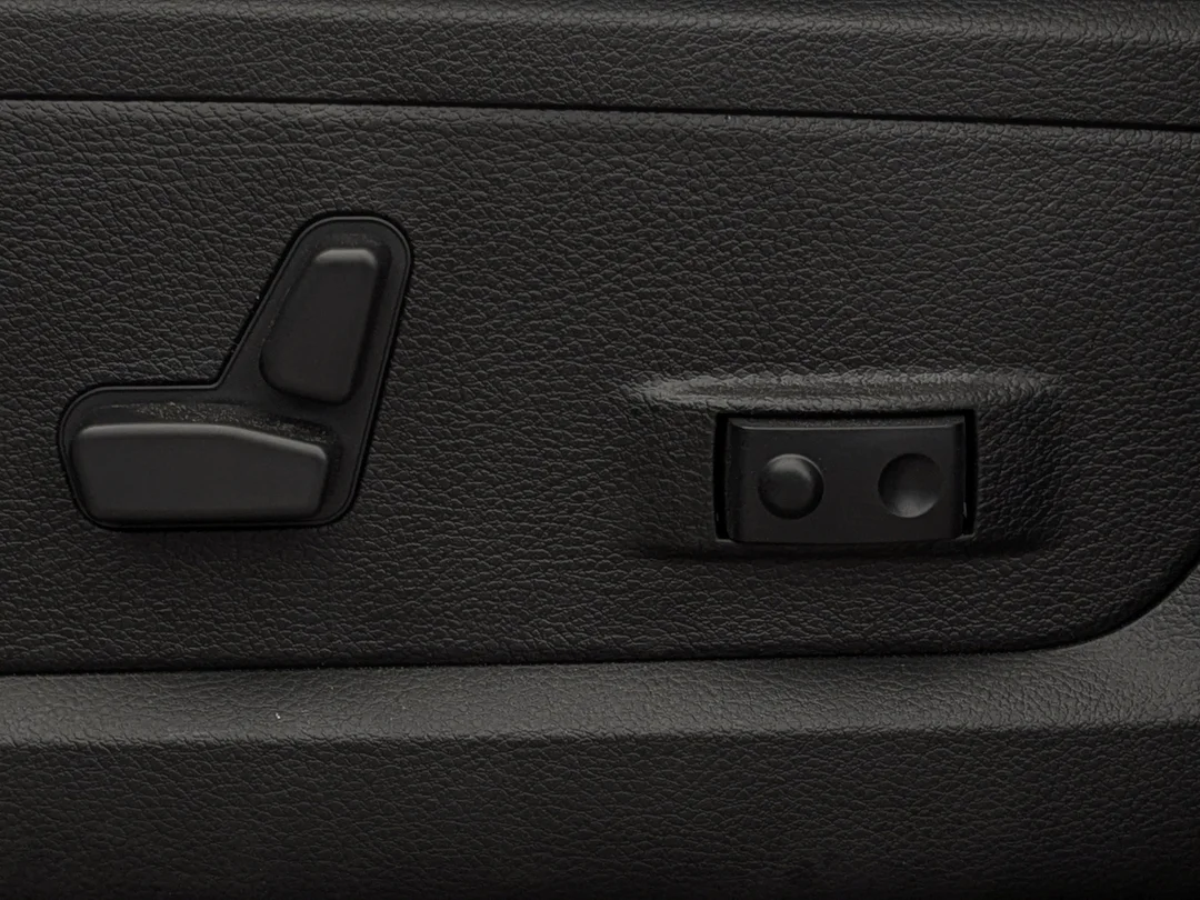 New 2026 Grey RAM Rebel - - 6.7L HO Diesel - Level 2 Pkg w/ 14.4 Screen - Rear Auto-Level Air Susp & More! image 14