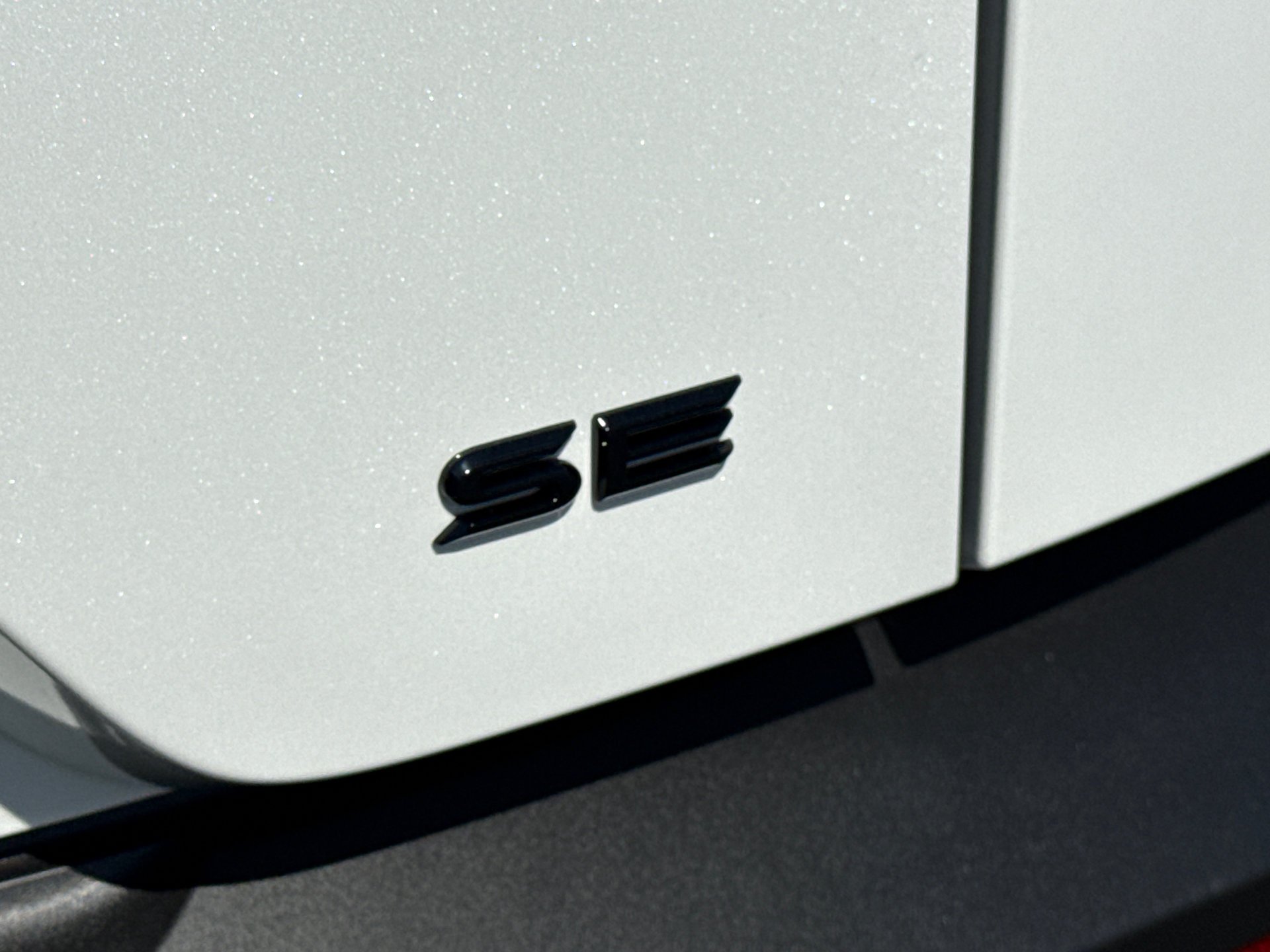 New 2026 Wind Chill Pearl <sup>1</sup> Toyota  SE image 10