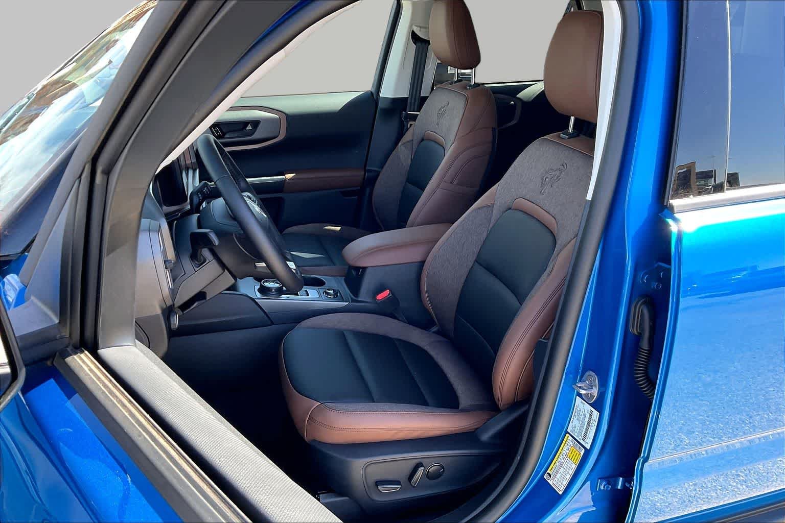 New 2026 Velocity Blue Metallic Ford Outer Banks® image 9