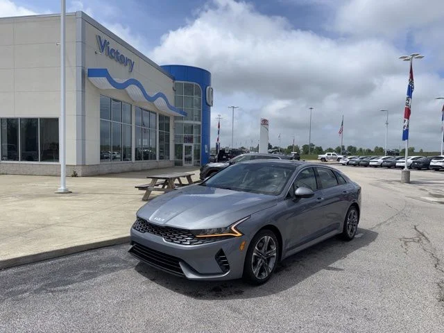 2023 Kia Optima EX FWD's photo