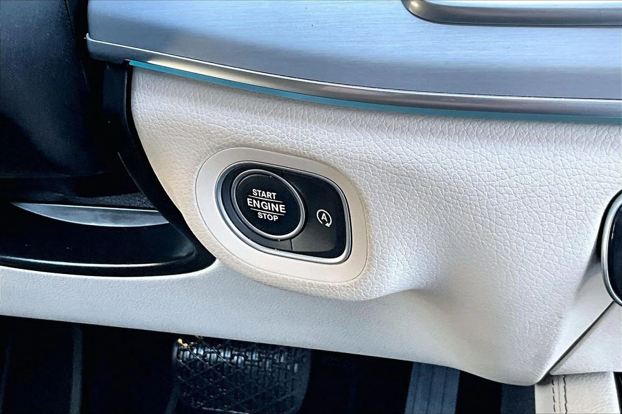 Used 2025 White Mercedes-Benz GLS 450 image 29
