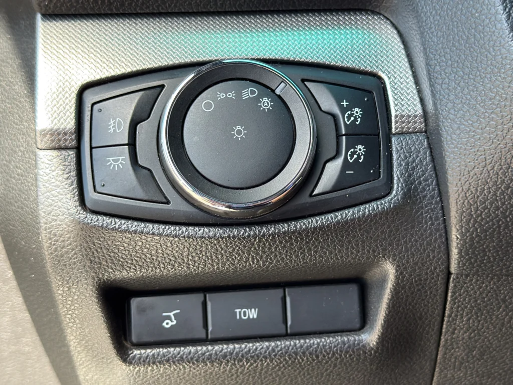 Used 2014 Silver Ford Sport image 29